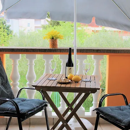 Koralj Apartment *